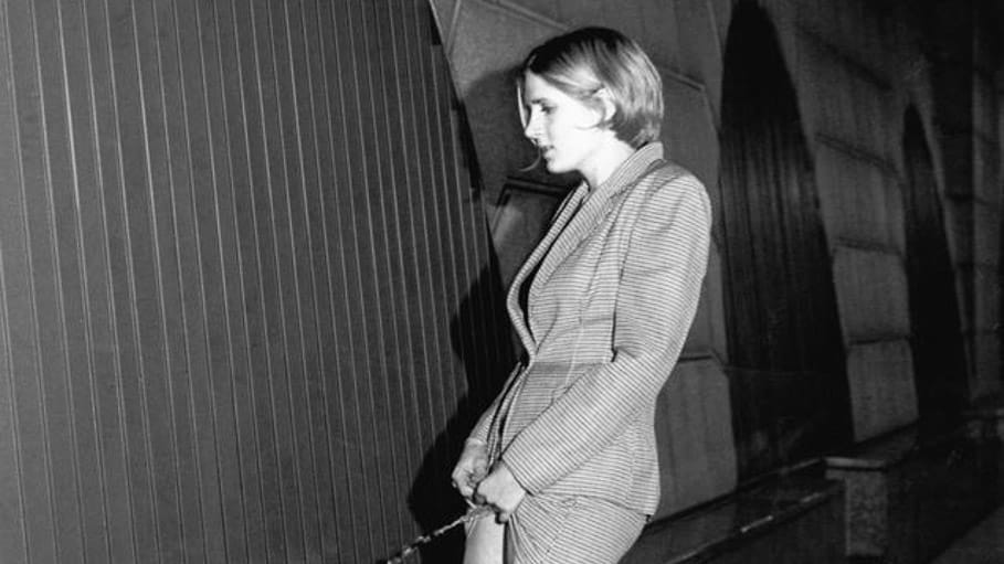 image from Sophy Rickett, Pissing Women, inversion et subversion