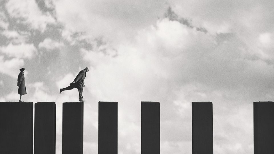 image from Gilbert Garcin, jeune photographe retraité du dérisoire